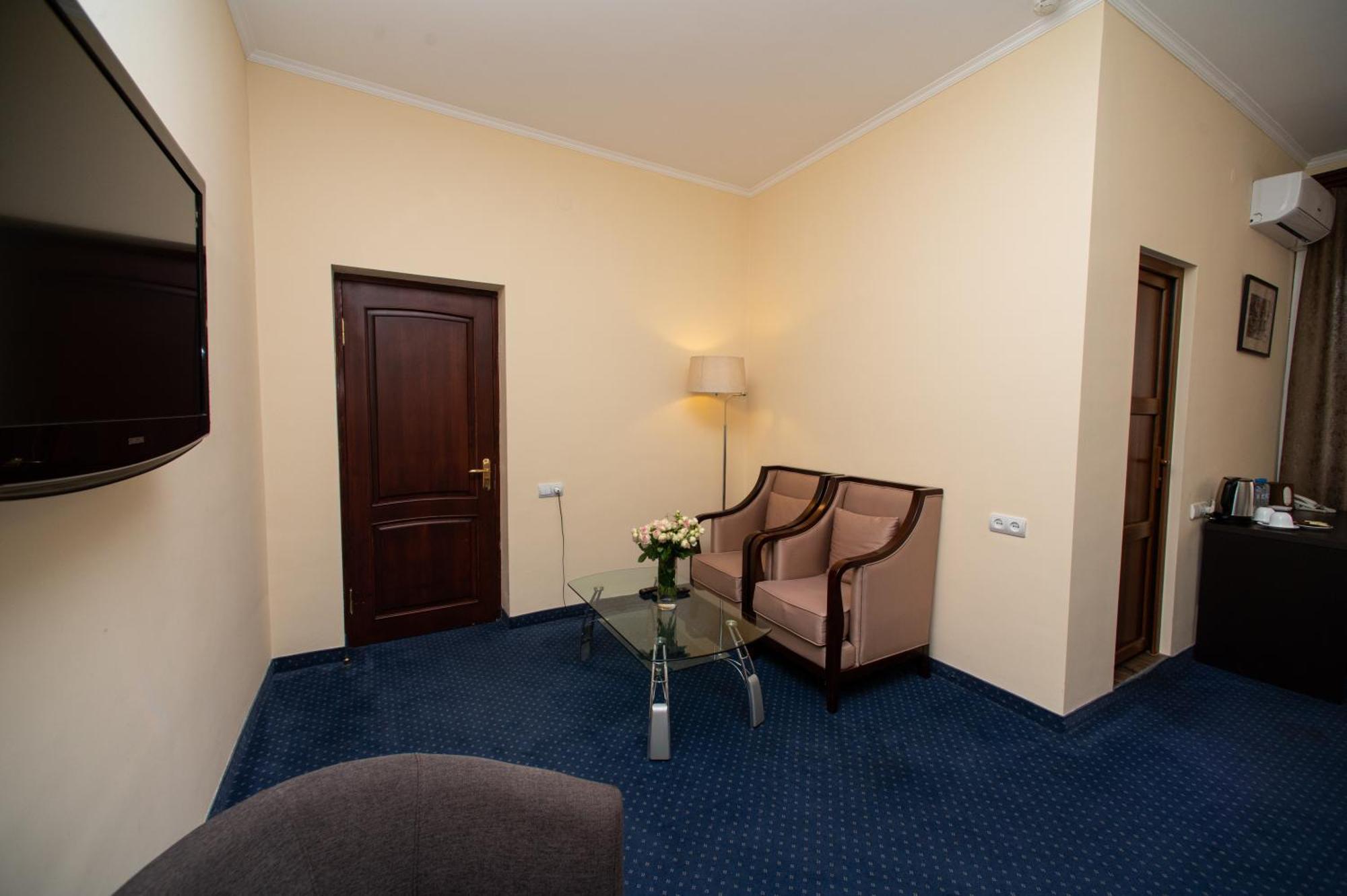 14 Floor Hotel Ereván Habitación foto